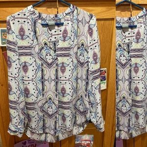 Soho womens Medium paisley floral wrinkle free blouse purple white